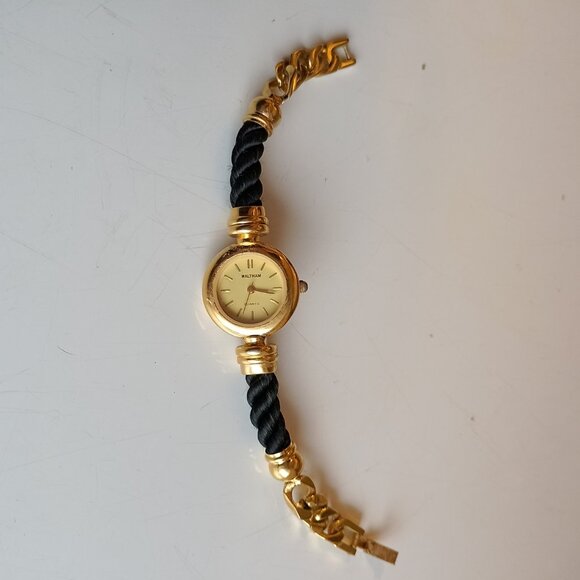 Montre Vintage Waltham Quartz Montre dorée avec bracelet noir torsadé - Picture 3 of 4